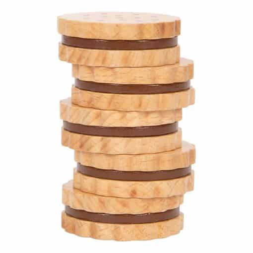 Cutia cu biscuiti proaspeti in forma de sandwich b