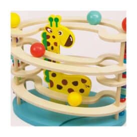 Labirint cu mingi colorate si girafa b